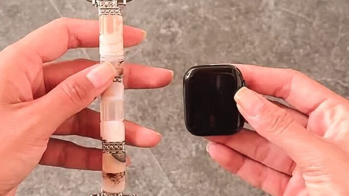 How to Attach Your New Apple Watch Strap